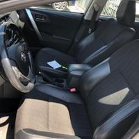 Sedili anteriori Toyota Auris HSD 2014 Lounge