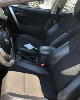 Sedili anteriori Toyota Auris HSD 2014 Lounge