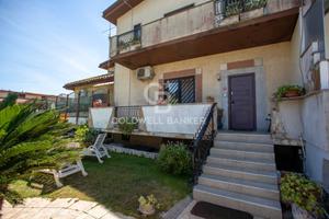 Villa trifamiliare - Ardea