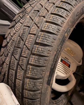 gomme auto , pneumatici 