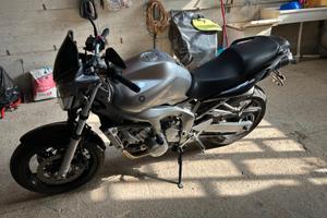 Yamaha FZ6 - 2004