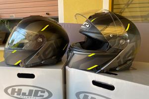 coppia di caschi moto