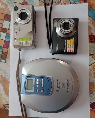 Lettore CD e 2 macchine fot digitali