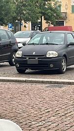 clio del 2000 leggere bene