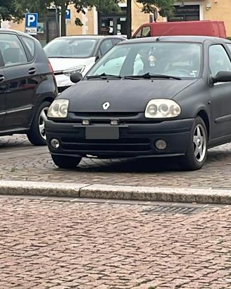 clio del 2000 leggere bene