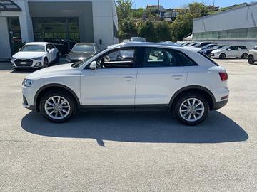 Audi Q3 2.0 TDI 120 CV Business