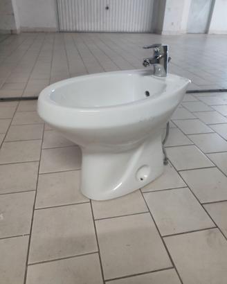 Bidet in buone condizioni.