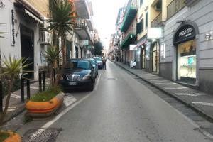 Ampio locale adiac. corso principale