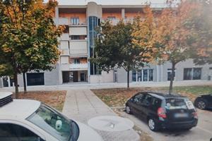 Stanza uso ufficio in appartamento condiviso