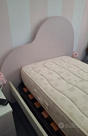 Letto singolo con rete e materasso