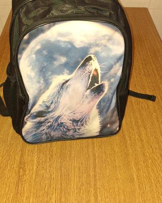 zainetto con immagine lupo