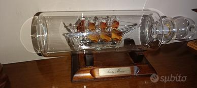 modellino nave in bottiglia