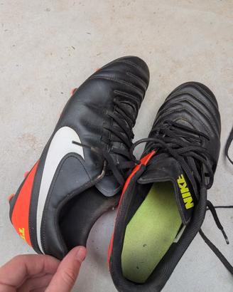 scarpe calcio 13 tacchetti Nike Tiempo