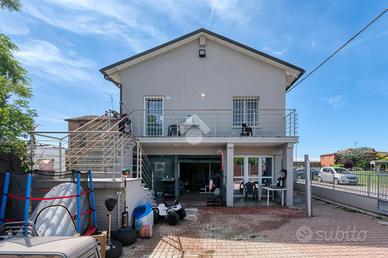 3 LOCALI A SALA BOLOGNESE