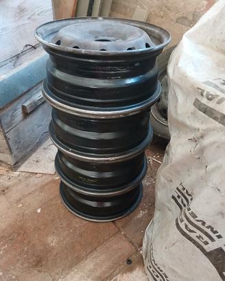 Cerchi in acciaio per Renault Dacia R15'