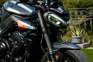 Triumph street triple rs 765