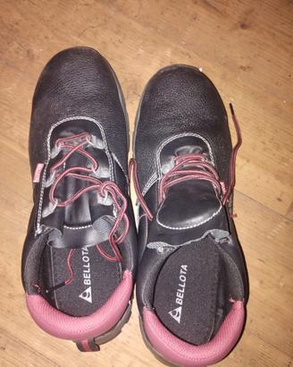 Scarpe antinfortunistiche numero  48 (calza 46)
