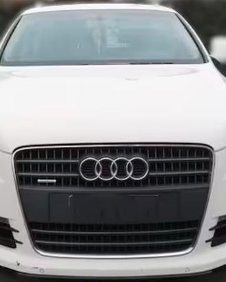Audi q7 2010 ricambi usati
