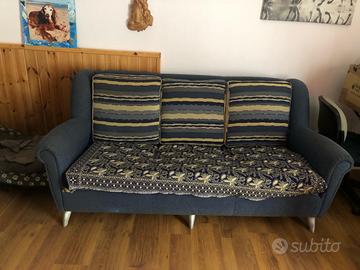 Divano tre posti