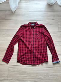 Camicie varie, giubbotto e scaldacollo