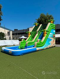 Scivolo gonfiabile acquatico con piscina