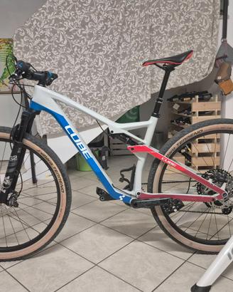 MTB CUBE AMS 100 full carbon C:68 + accessori vari