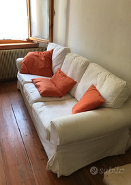 divano in omaggio