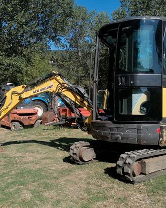 Escavatore New Holland E26B