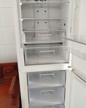 parete attrezzata più frigorifero 