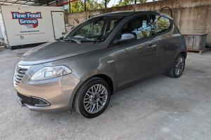 Lancia Ypsilon 0.9 Automatica! Blokshaft!
