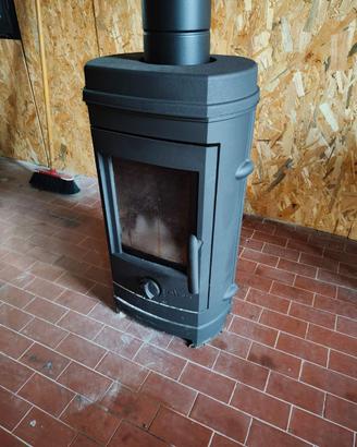stufa a legna Invicta Remilly 7 kW in ghisa
