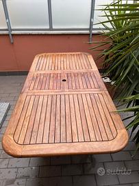 Tavolo di legno teak più ombrellone