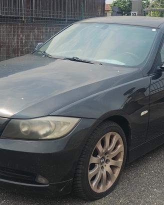 Bmw 320i Benzina Da Rivedere
