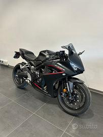 CBR 650 R 2024 E-clutch