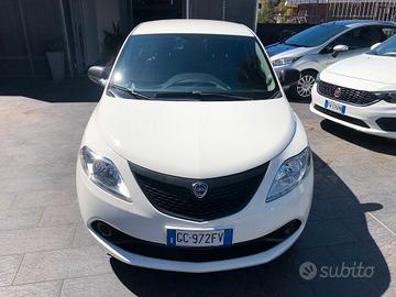 Lancia Ypsilon 1.0 FireFly 5 porte S&S Hybrid Ecoc