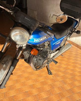 Honda CB 400N d'epoca - Blu con bauletto