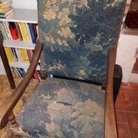 Poltrona / Seggiolone antica in noce del ‘600 – pe