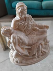 statuetta pietà di Michelangelo 