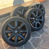 Cerchi in lega  gommati da 17 per Mini