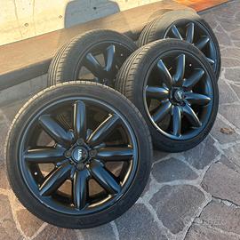 Cerchi in lega  gommati da 17 per Mini