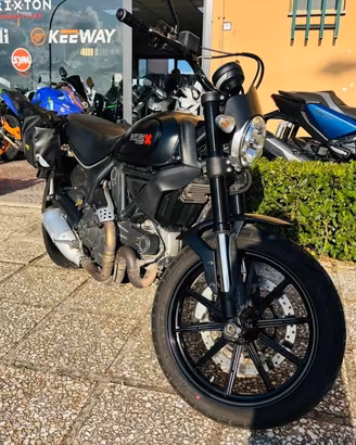 DUCATI Scrambler 800 PASSAGGIO INCLUSO