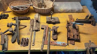 Vecchi ferri , utili ad antiquarie restauratori
