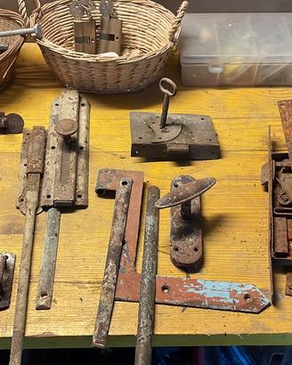 Vecchi ferri , utili ad antiquarie restauratori