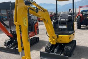 MINIESCAVATORE KOMATSU PC16R