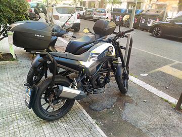 Moto Benelli 250 Leoncino 