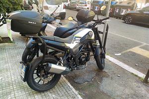 Moto Benelli 250 Leoncino 
