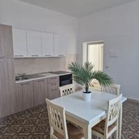 Cucina bianca e beige