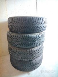 4 pneumatici con cerchione 