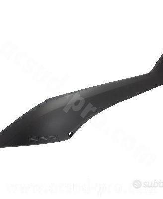 FIANCHETTO SERBATOIO T MAX 560 BOOMERANG TMAX 560