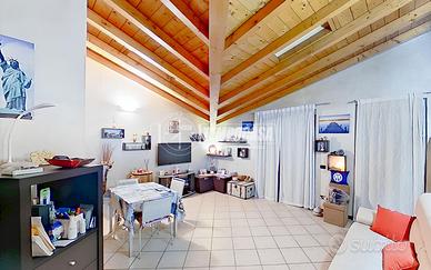 MONOLOCALE CON TERRAZZO E CANTINA !